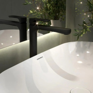 фото Смеситель для раковины OLE однорычажный высокий без донного клапана, матовый черный КЕРАМА МАРАЦЦИ